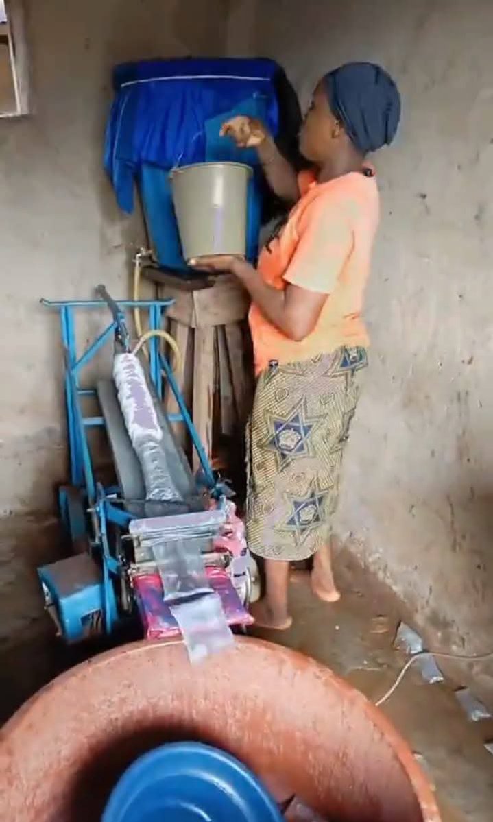 BSAT_Properties's tweet photo. "I don't drink ordinary water, can you get me pure water, please?"

The pure water manufavturing industry: https://t.co/TanIHgc5W4