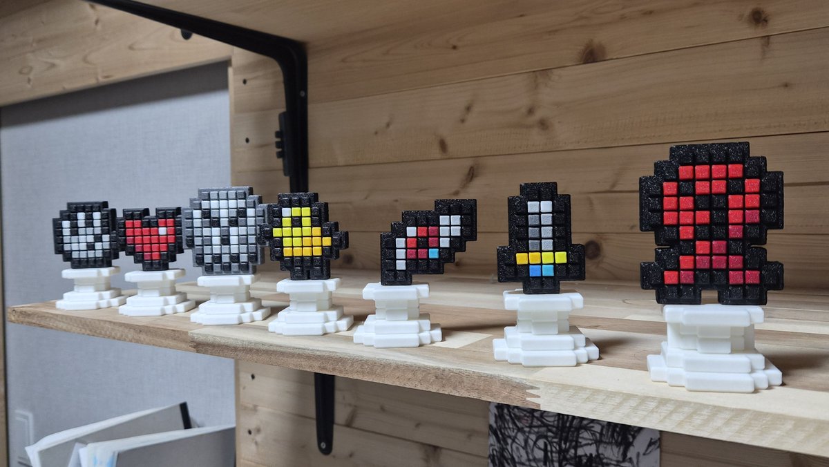 zerotaro's tweet photo. ドット絵ミニスタチューが増えてきた。 https://t.co/foxCzntAIh