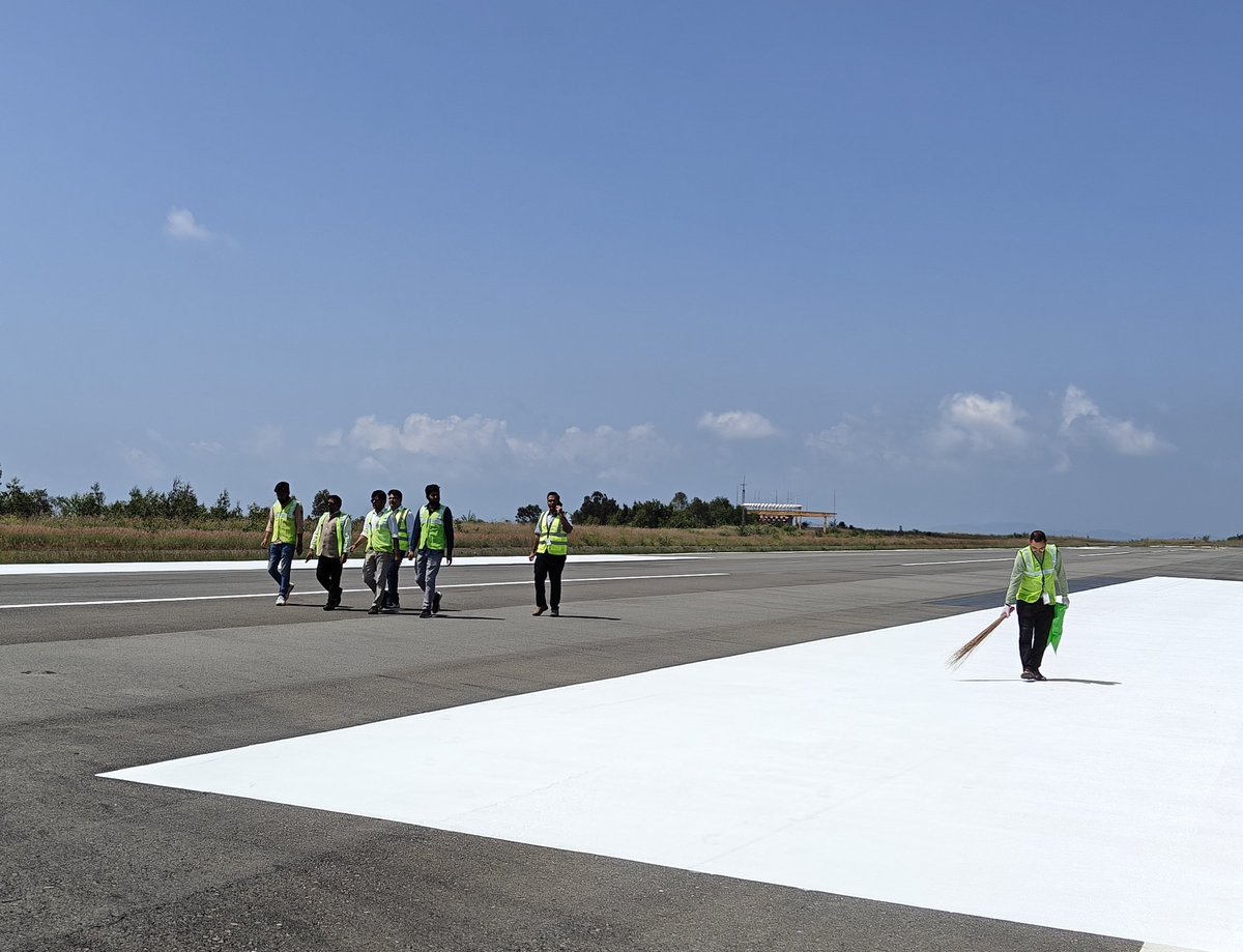 aaismlairport's tweet photo. ✈️ दिनांक 16 सितंबर 2026 को शिमला एयरपोर्ट पर FOD Walk का सफल निरीक्षण किया गया। रनवे एवं परिचालन क्षेत्र में सुरक्षा और स्वच्छता सुनिश्चित करने के उद्देश्य से यह निरीक्षण किया गया। 🛫
@AAI_Official
@MoCA_GoI
@aaismlairport
#FODWalk #AirportSafety https://t.co/3jTnT6HpWu