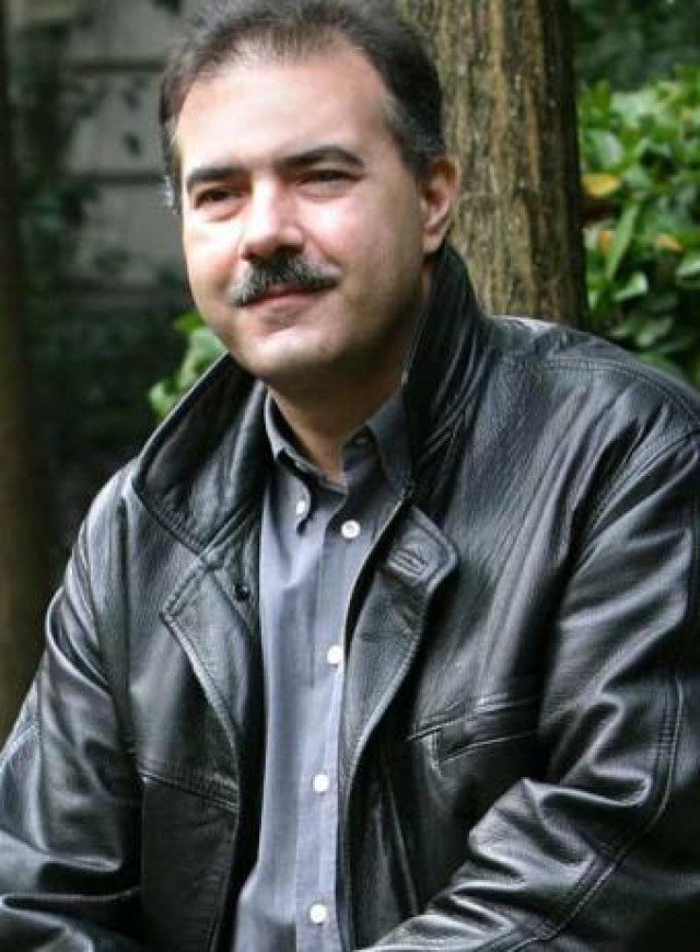 RMedievo's tweet photo. #TalDiaComoHoy de 2007: moría prematuramente, en Madrid, Juan Antonio Cebrián Zúñiga. Fue un escritor, divulgador histórico y locutor de radio que hizo amar la Historia a miles de personas. Sin él esta cuenta no existiría. #FuerzayHonor, Maestro. https://t.co/WkYMnGEmn9