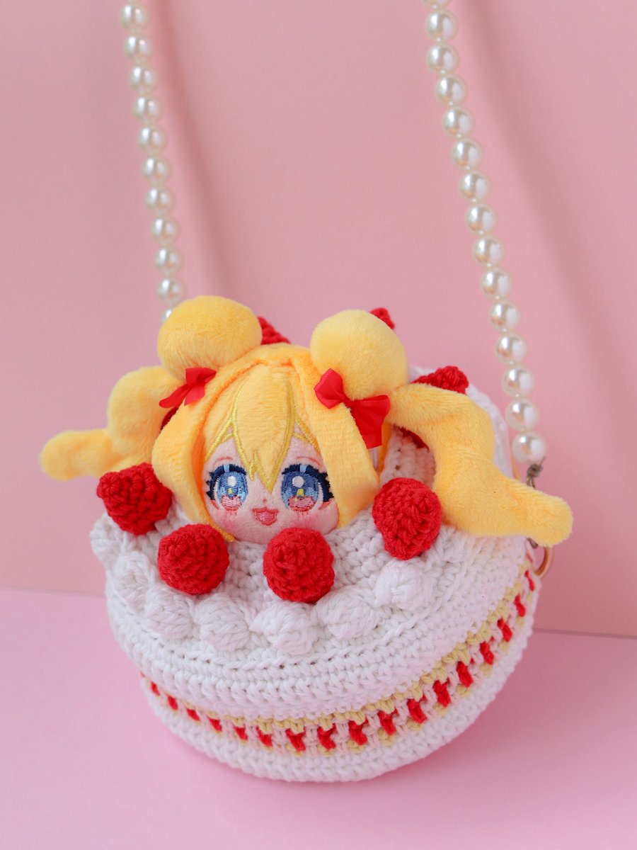 dollmmk's tweet photo. 【委託】@hamtans_ouchi 様
いちごケーキのぬいポーチ
はむにぎりをはじめ10〜15cmのぬいぐるみが入ります！
試着もできるようにしますね🍰

#ぬいfes07 https://t.co/meY5qRoBLe