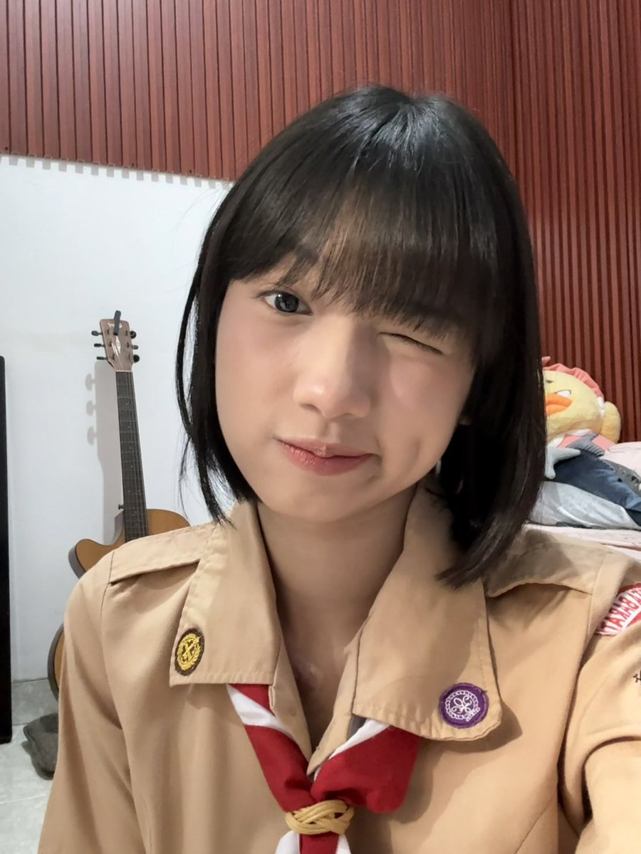Ekin_JKT48's tweet photo. aku udah nyampe rumah nih, makasih ya udh nganterin https://t.co/MqLaHG6D16
