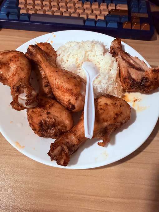 lolzaul's tweet photo. had this for lunch https://t.co/9m9JQUqHpg