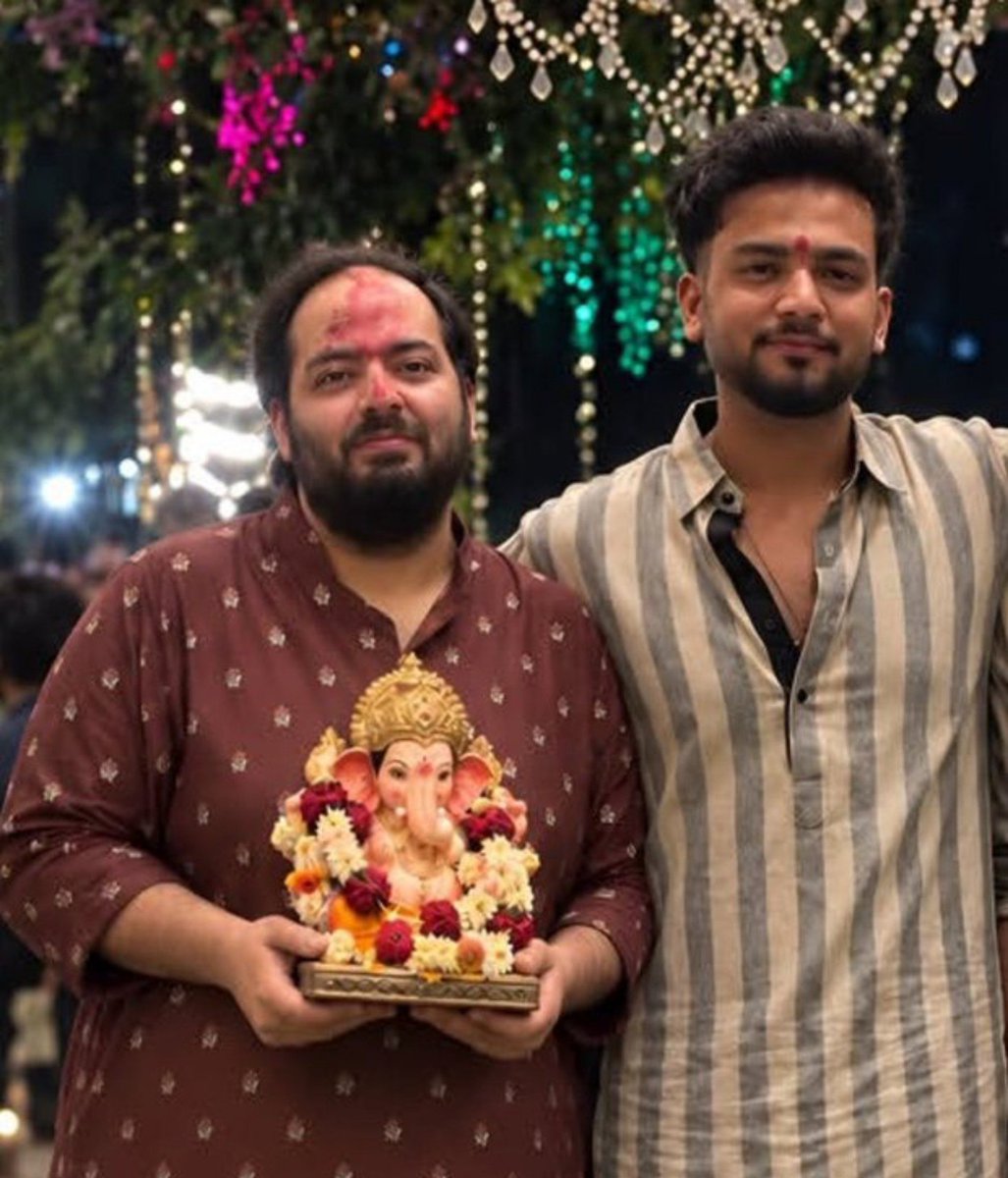 ElvishArmy_X's tweet photo. Jis MC Ko Yeh AI Photo Lgta Hoga Wo Video Search Krke Dekh Le...?

Aur AI Photo Usi Ko Lg Rha Hoga Jisko Nhi Puchhta Hai...?

#ElvishYadav #ElvishArmy #AnantAmbani https://t.co/42JEGfAK9M