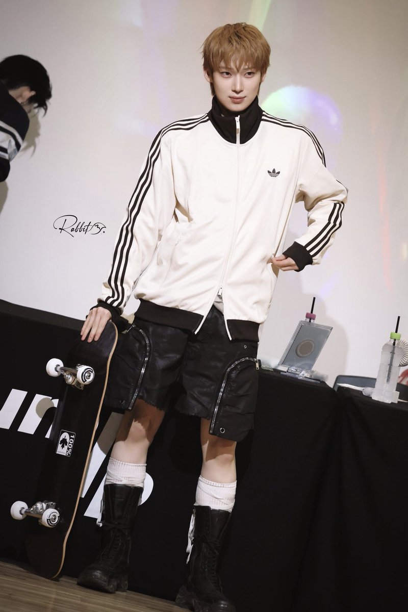 sunoo_flower's tweet photo. adidas × ソヌ 最強にかわいいコーデ爆誕したやん https://t.co/qSZuyL8zR7