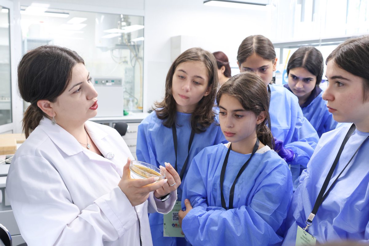 ASMicrobiology's tweet photo. Make an impact in your scientific community. Apply to become an ASM Country Ambassador and join a global network of leaders advancing microbiology through collaboration, engagement and advocacy. Apply by Nov. 1. https://t.co/WjQMHNp1IU https://t.co/8n4upyXuig