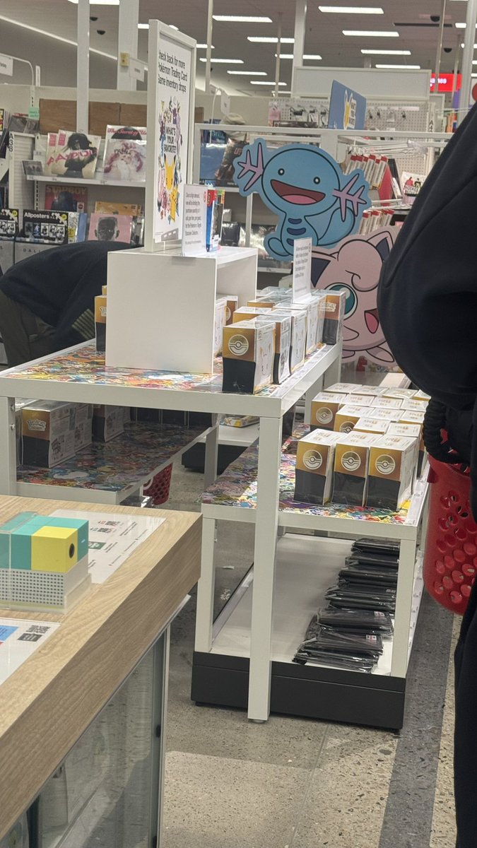 JuarezCollectz's tweet photo. First time for this #Pokemon at #Target 🔥 https://t.co/nuEWzwQLRT
