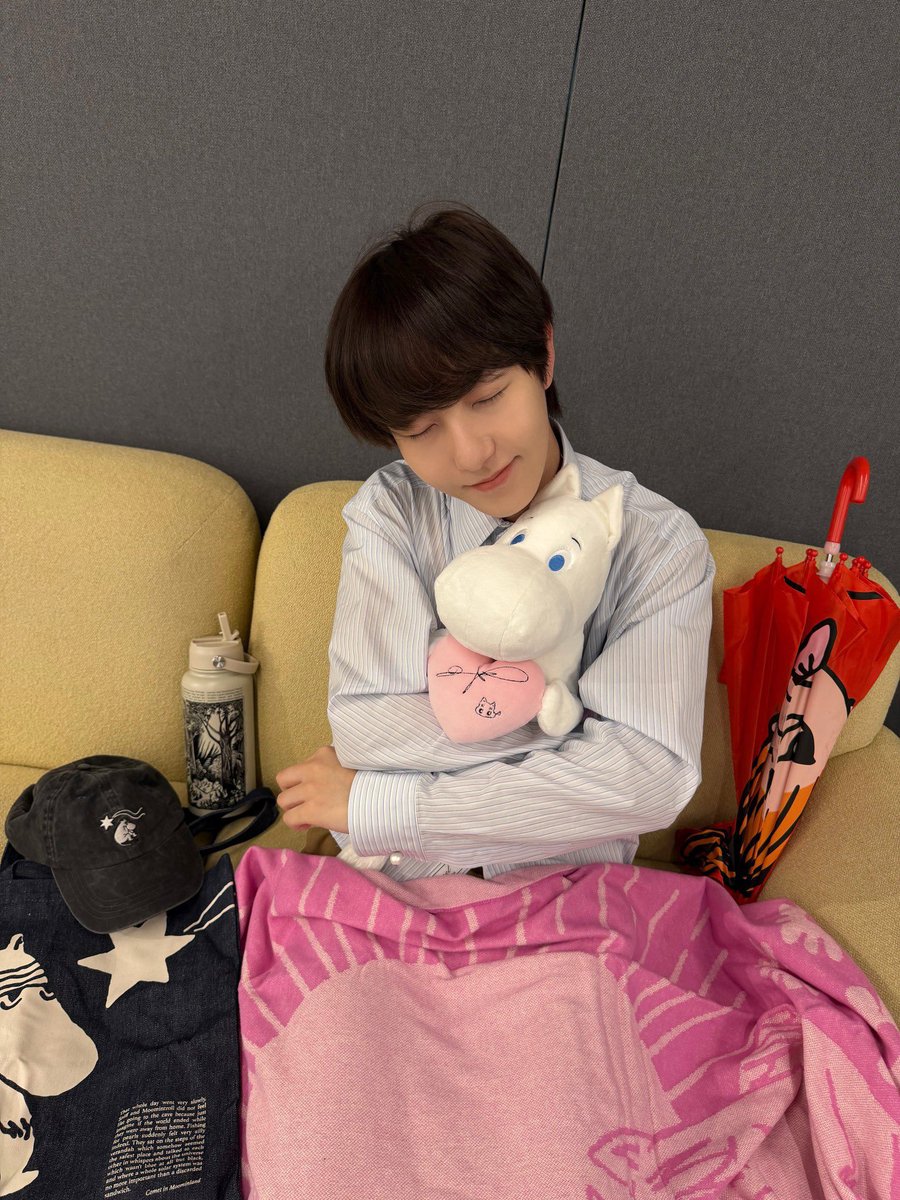 HelloYellow_w's tweet photo. MOOMIN X RENJUN COLLAB IS OUT NOW
#RENJUNXMOOMIN https://t.co/uTP4g5pIEF