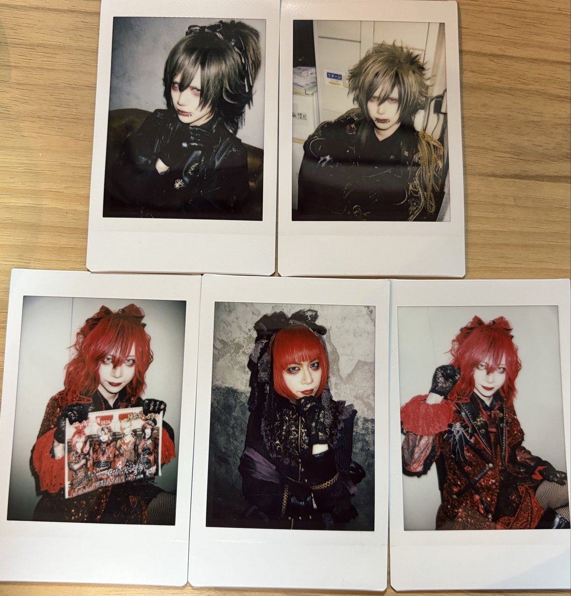 Restcar88's tweet photo. Royz武道館
26日サイン会現地交換希望
チェキ
譲　公大さん、智也さん、杙凪さん
求　昴さん
お気軽にお声がけください
#Royz https://t.co/Gb1XZ7WAqQ