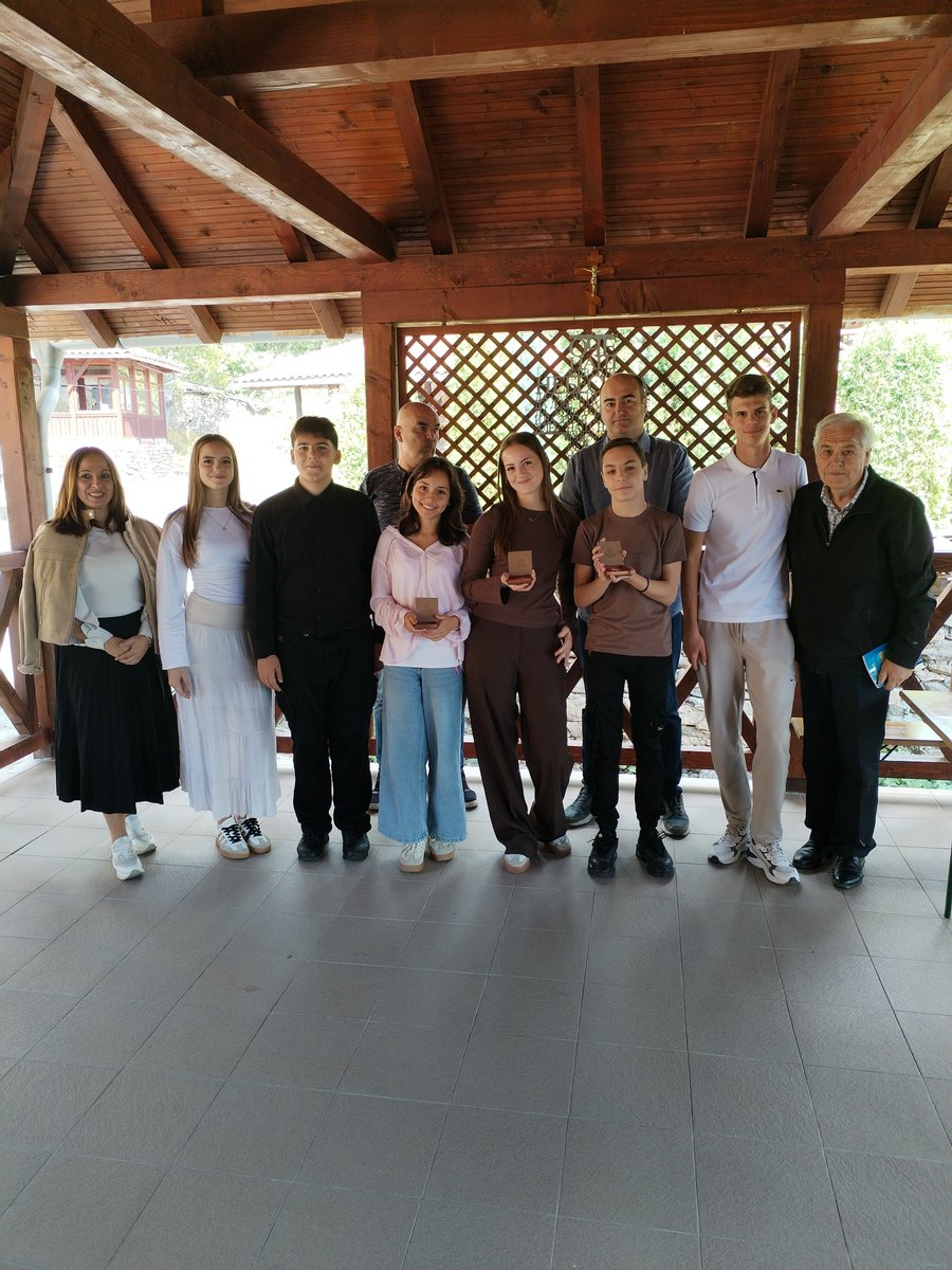 DKPecenjevce's tweet photo. У манастиру Светог Јована у Јашуњи одржана је манифестација „Јефимија“ – такмичење у рецитовању духовне поезије, које је ове године окупило 34 такмичара.
Најуспешнији су били: Лазар Пешић, Ивона Крагујевић и Ангелина Ивановић https://t.co/vcNRAl3wRL