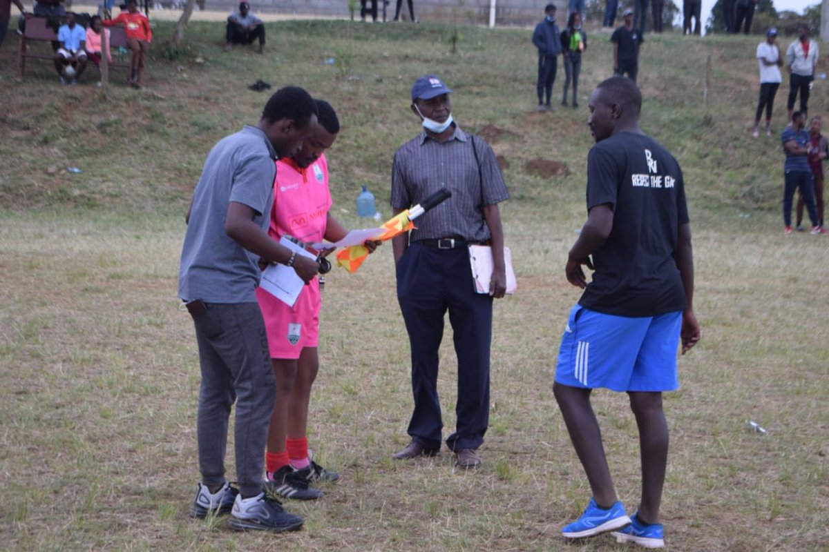 Otonde_'s tweet photo. Food for thought, can we have Team Managers association or desk, whichever; not for politics but for guiding & naturing new TMs. This helps in attaining professionalism. The concluded #SportPesa7s revealed professional TMs and 'match day' TMs from teams organisation.
#RugbyKe https://t.co/fGEjJ9ugJ3