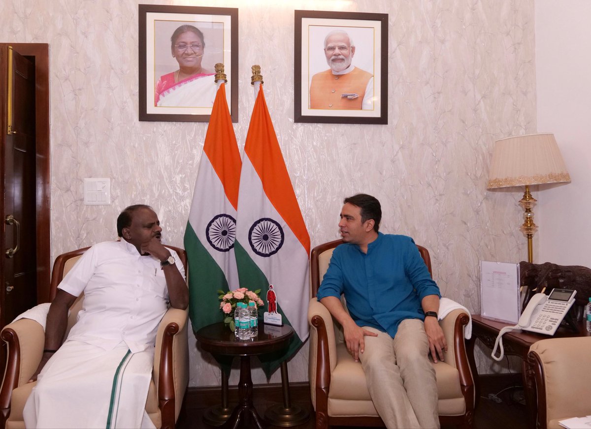 jayantrld's tweet photo. A productive discussion with @hd_kumaraswamy ji on strengthening collaboration with @MHI_GoI and @SteelMinIndia, and increasing PSUs & private industry participation in the #PMSETU 

Transforming India’s skilling ecosystem calls for an all-hands-on-deck approach, with Ministries, PSUs and industry working together to align skills with emerging opportunities!

#PMSETU #SkillIndia