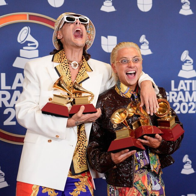 ca7oypacoacervo's tweet photo. Indicações de CA7RIEL & Paco Amoroso no #LatinGRAMMY 2026

Álbum do Ano
Melhor Álbum de Música Alternativa
Canção do Ano - Hasta Jesús Tuvo Un Mal Día
Gravação do ano - HA HA
Melhor Interpretação de Música Eletrônica - Beto’s Horns - Fred Remix
Melhor Canção Pop/Rock - Hasta Jesús Tuvo Un Mal Día
Melhor Video Musical Versão Longa