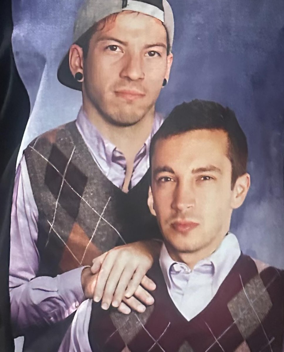 archivedpilots's tweet photo. on this day in 2024 josh dun posted: https://t.co/4ItlHAZBHu