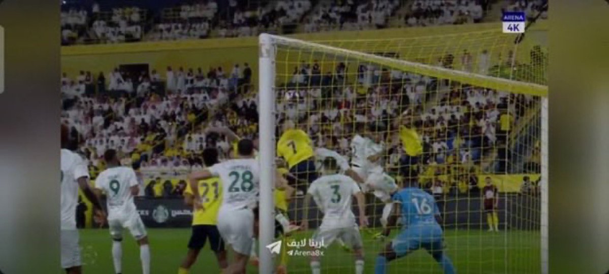 Fahad_Aldurehim's tweet photo. سابقا  
" تم وصفه بالمنتهي   والشايب  و…و.. 
بعدها  لم تنجح 
شعرو بالفشل والصدمه 
عندما يسجل  أفضل وأنواع الاهداف وفي اصعب الاوقات  اخرها حسم الدوري برأسيه وصفت بالأجمل  من خلال تحركه بين المدافعين 
اتبعها فرحة لعشاقه
حقق جائزة الهدافين  في اصعب ما واجهه الفريق 
ولم يستسلم  واصل العطاء والتألق 

تم تغيير مسار الطرح لينتقل إلى الاستديوهات /
والبرامج 
ومنها 
مشكلة النصر هو وجود كرستيانو  بالهجوم 
يعد سبب 

 لاعب لم يعد  قادر ..  
حتى وصل بمقولة النصر يحتاج إلى مهاجم حقيقي 🥱🥱
وتناسى صاحب الطرح 
هو من يسجل  ويحسم 
وقيل 
ويتغير الطرح 
النصر بدون قائد  !! 
وهو القائد الذي حرك المياة الراكده للفريق عندما تعطل النادي  اداريا 
توقف حتى يعاد 

طرح  اصبح مكشوف  للصغير قبل الكبير 
يهدف إلى 
ضرب اللاعب مع الجمهور   الواعي الذي يعتبر وجود كرستيانو واجهه مشرفه 
للرياضة السعودية ونادي النصر الذي حقق معه شهرة عالميه مختلفه ومؤلمه للحاقدين لمن هم خارج الوطن