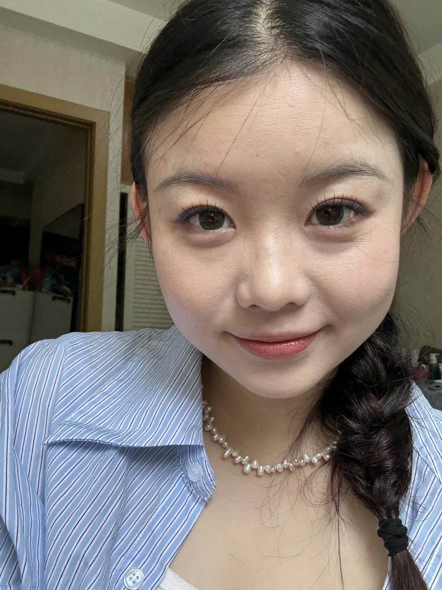 achantay__'s tweet photo. 白天是人妻，晚上是女人——这两个身份之间，为什么不能有一点属于自己的故事？ https://t.co/km57yNrfij