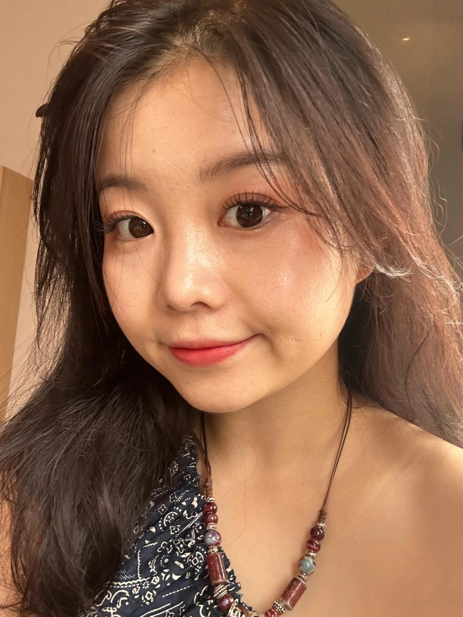 achantay__'s tweet photo. 白天是人妻，晚上是女人——这两个身份之间，为什么不能有一点属于自己的故事？ https://t.co/km57yNrfij