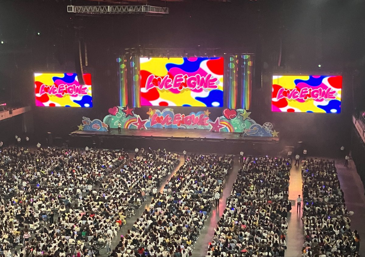 ameirocandy3's tweet photo. 歌もトークも最高すぎて涙出た https://t.co/zAlnZWwGOV