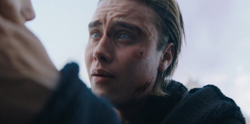 ILY0SAMU's tweet photo. The way he looks absolutely terrified i want to die https://t.co/X4cXyMpLSr