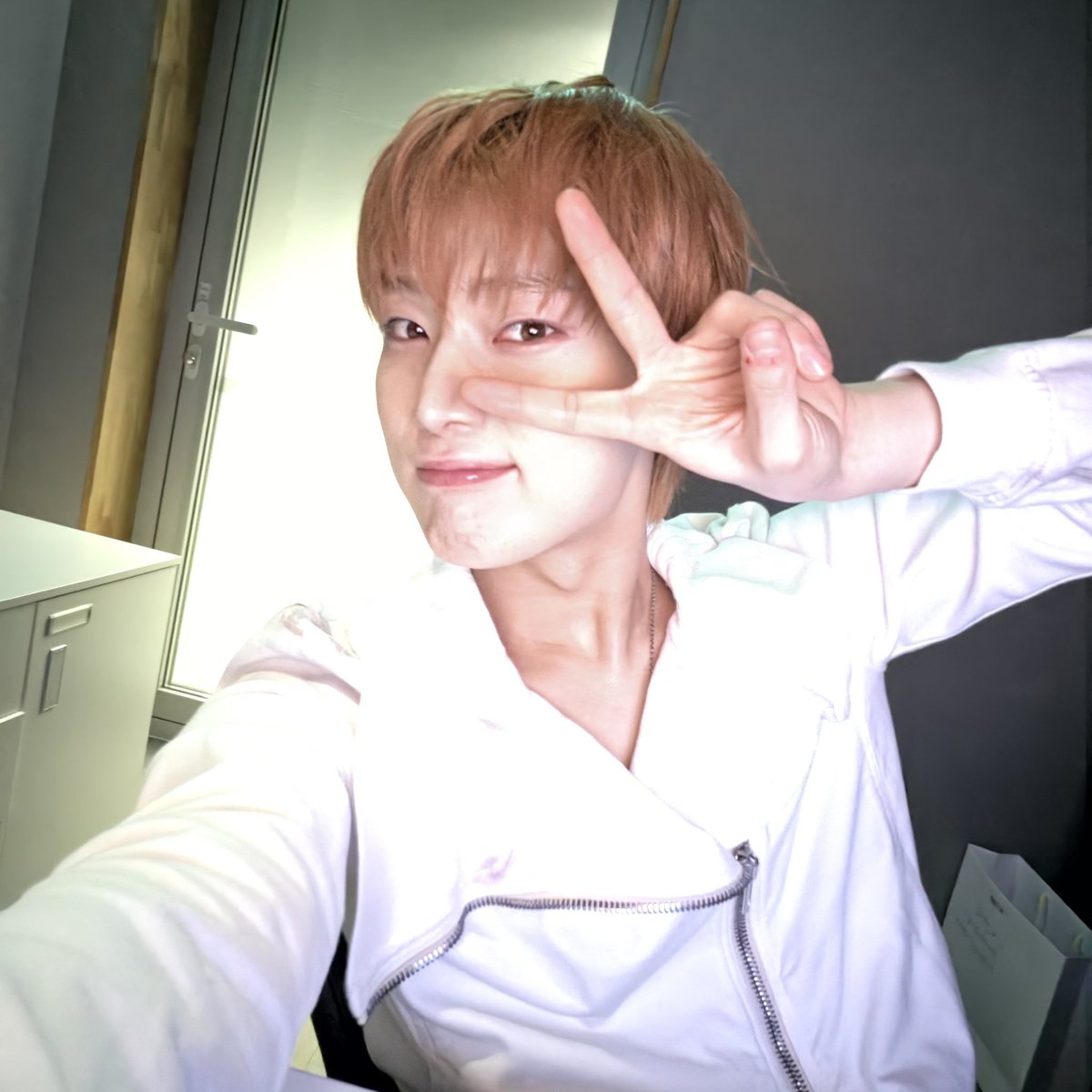 kimdotoli_0624's tweet photo. 260916 #선우 #SUNOO 위버스 
디엠 🌰💬 https://t.co/WZZRvtZVHX