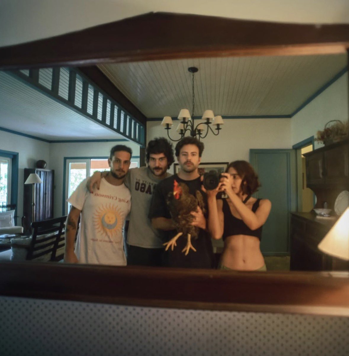 infotoemgrupo's tweet photo. MEU DEUS!!!!! “FOTO EM GRUPO” foi indicado na categoria “Melhor Álbum de Rock ou de Música Alternativa em Língua Portuguesa” no #LatinGRAMMY 2026! https://t.co/W7GJn2yX8w