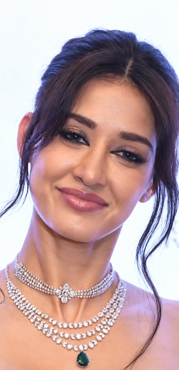 lusthub_lust's tweet photo. Disha Patani #dishapatani #hotactress #bollywood #trending #viral #reach https://t.co/Pt4xed3olg