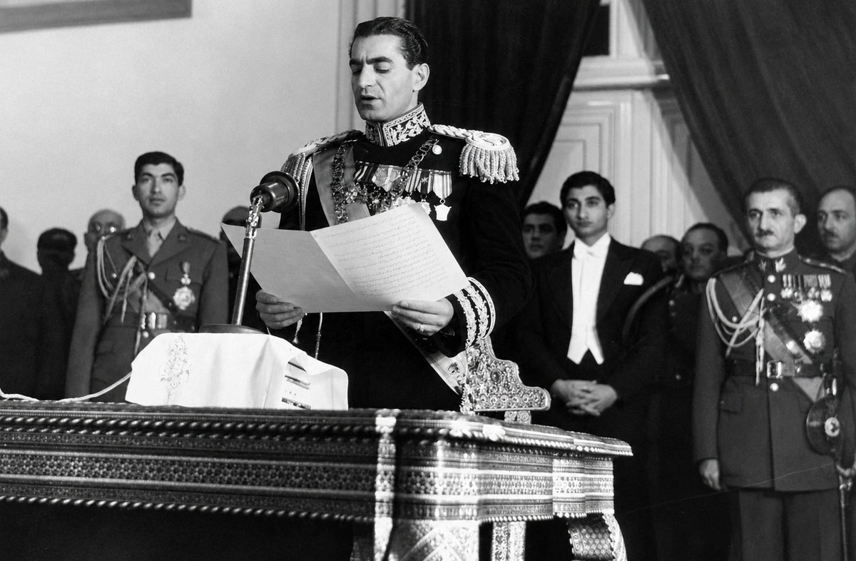 MbarzanS71388's tweet photo. ۲۵ شهریور ، روزی که آریامهر در سن ۲۱ سالگی سوگند پادشاهی خورد ...

#جاویدشاه https://t.co/J840UCwtVE