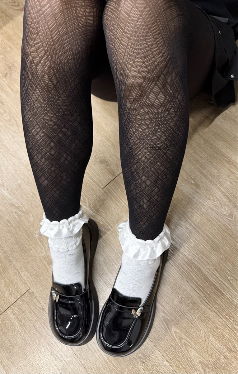 bee_ruyo's tweet photo. 這樣穿感覺超可愛 喜歡

#女装大佬  #男娘 #伪娘 
#女裝男子 #絲襪 #女娤 #褲襪 
#cd #美腿 #女裝子 https://t.co/OW4rfXJEdW