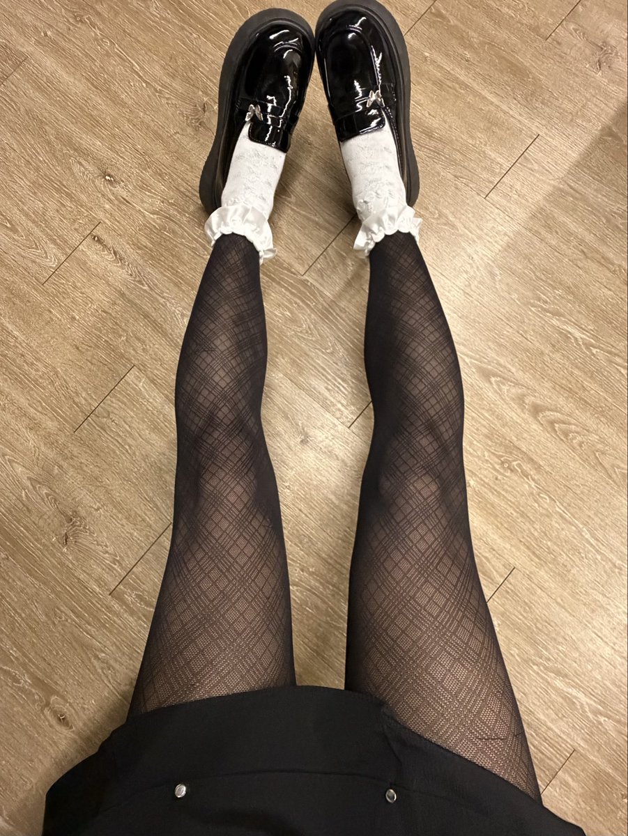 bee_ruyo's tweet photo. 這樣穿感覺超可愛 喜歡

#女装大佬  #男娘 #伪娘 
#女裝男子 #絲襪 #女娤 #褲襪 
#cd #美腿 #女裝子 https://t.co/OW4rfXJEdW