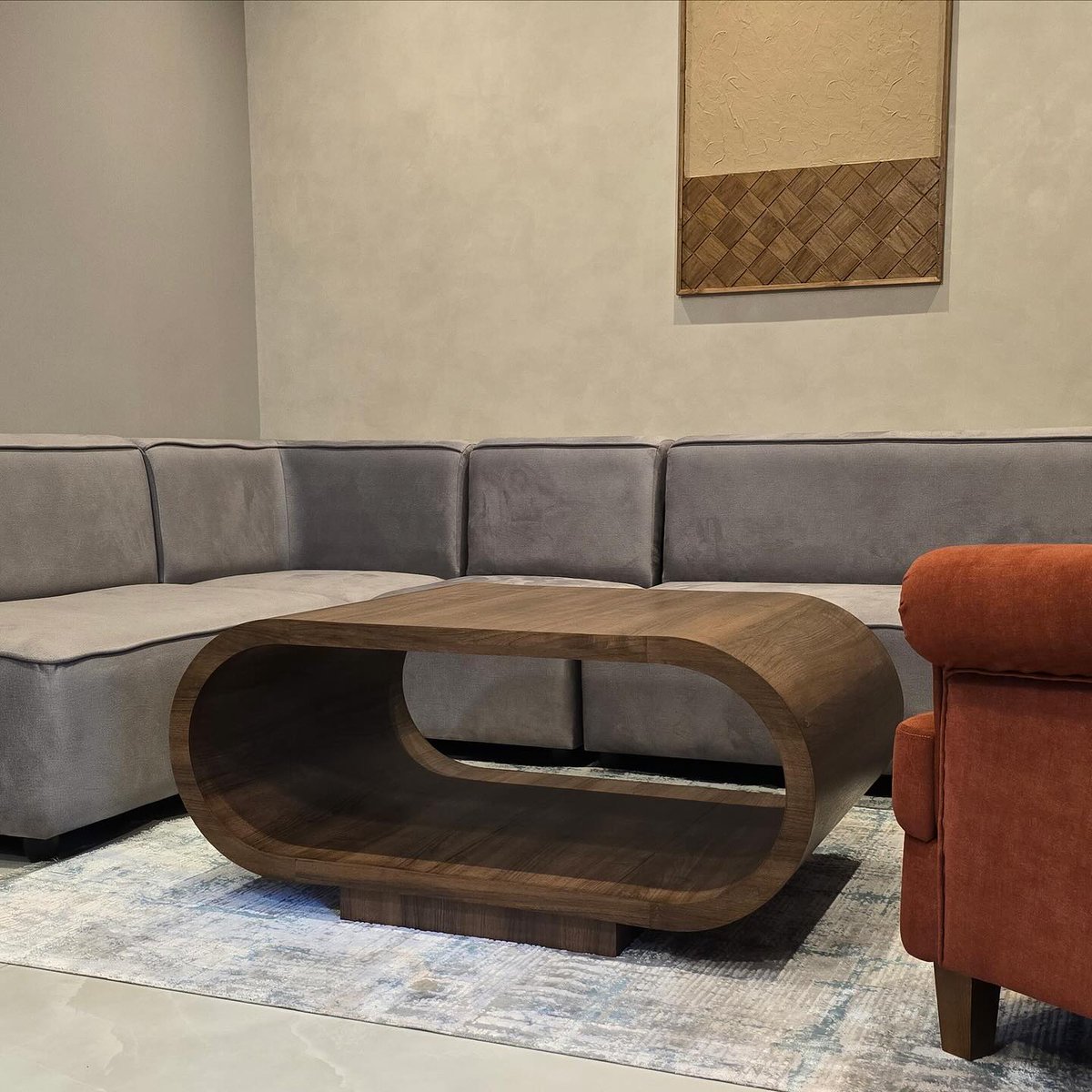 MartinKatoepc1's tweet photo. Elegant tea table by Galley Interio and Woodzip Associates. https://t.co/PIbO58u2Le
