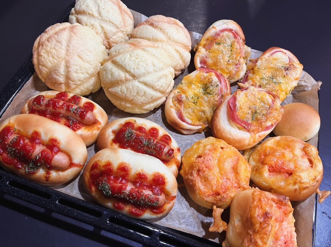 komugi94's tweet photo. どーもどーも！
お待たせいたしました🫶🏻

きなこ屋ぱんごっこ
開店でーす🍞
更新してない間もちゃんと
こねこね頑張ってました❣️ https://t.co/Y6k92A5Czz