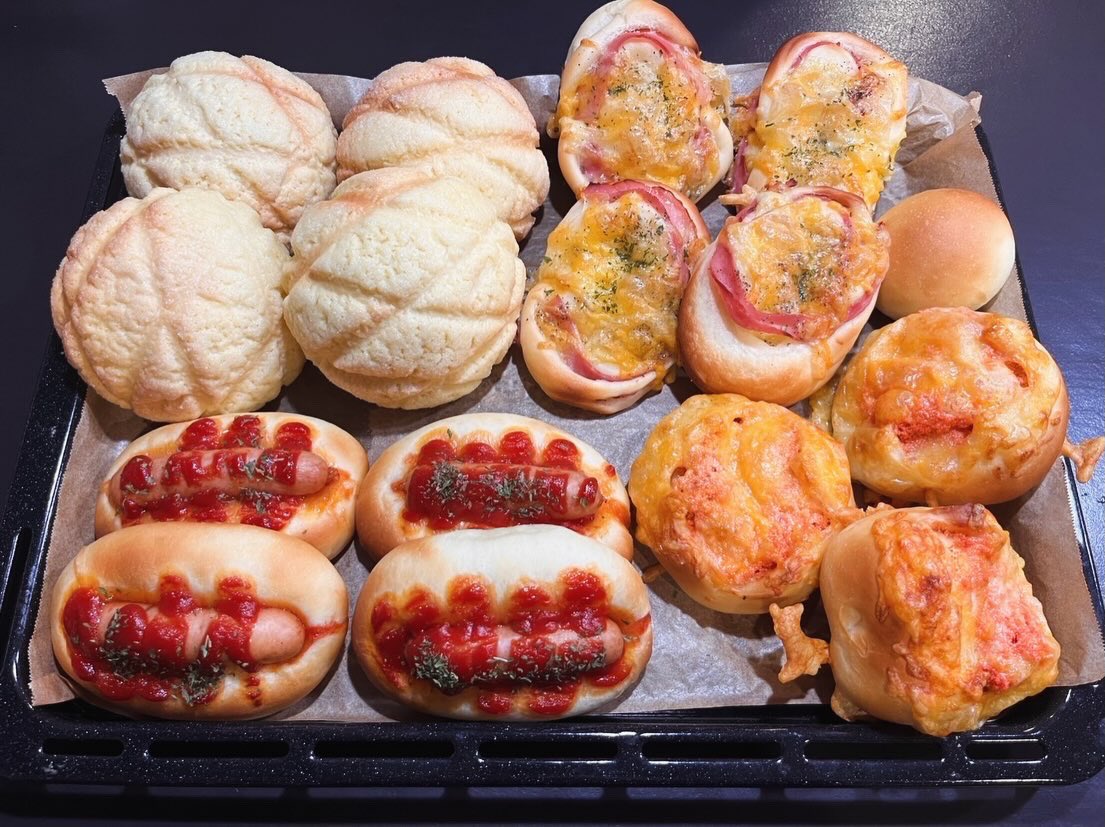 komugi94's tweet photo. どーもどーも！
お待たせいたしました🫶🏻

きなこ屋ぱんごっこ
開店でーす🍞
更新してない間もちゃんと
こねこね頑張ってました❣️ https://t.co/Y6k92A5Czz