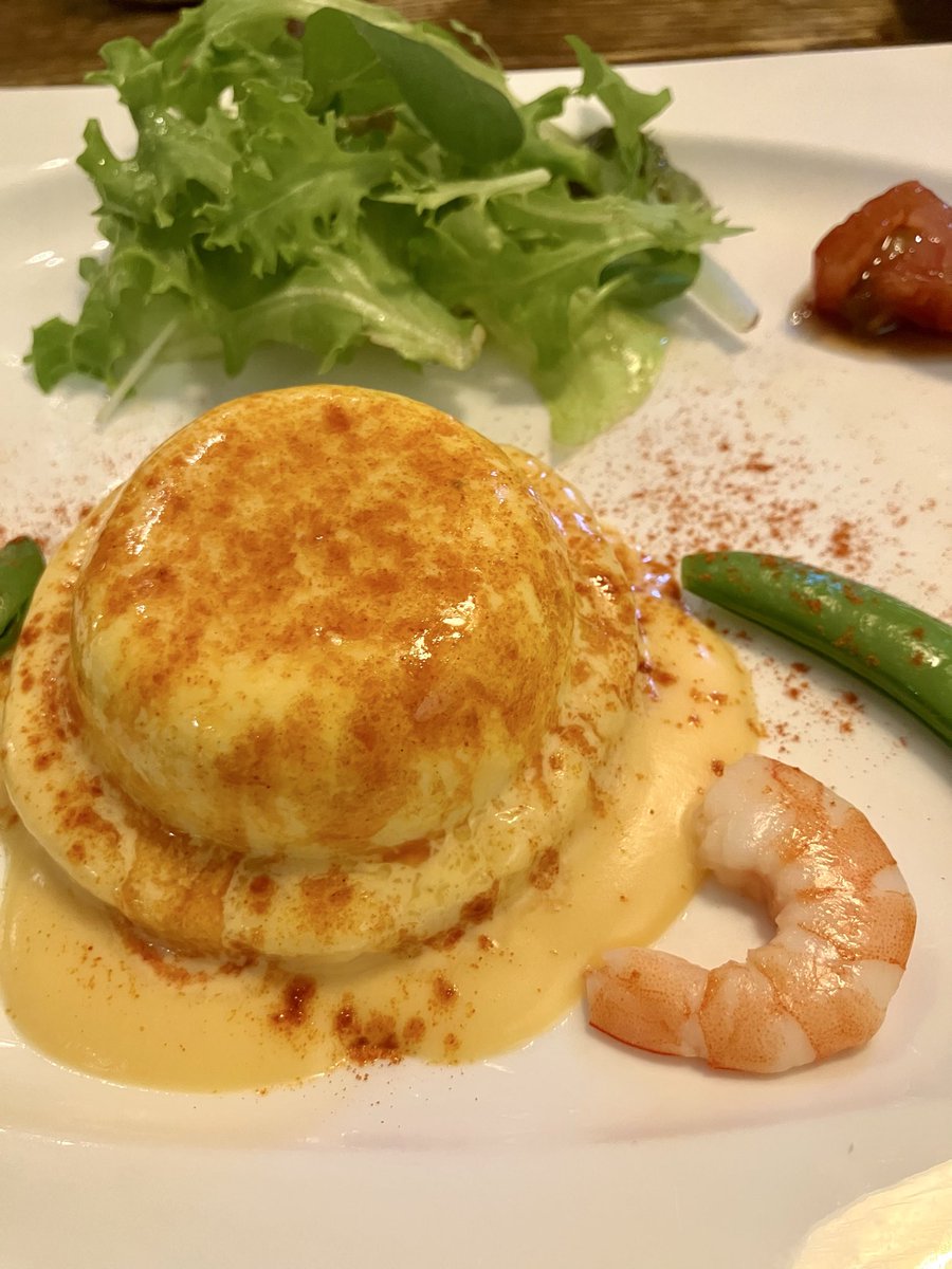 ichinyako's tweet photo. 久々にアフヌン。谷六のエッグベネディクトがお薦めなお店。

混んでいたら90分制でしたが、雨で空いていたので2時間ちょい居りました。90分だと食べ切れない量だ

更に差し湯とミルクを無くなると持って来てくれるので、紅茶が無くならない🫖 https://t.co/fL9jMwgWTd