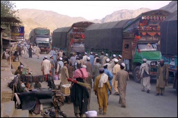 25YearsAgoLive's tweet photo. Tens of thousands of Afghan refugees have arrived at the closed borders of Iran and Pakistan. They are not admitted. 

A total of 2.6 million Afghans are now in the process of fleeing the country. https://t.co/XMZz1xhXLR