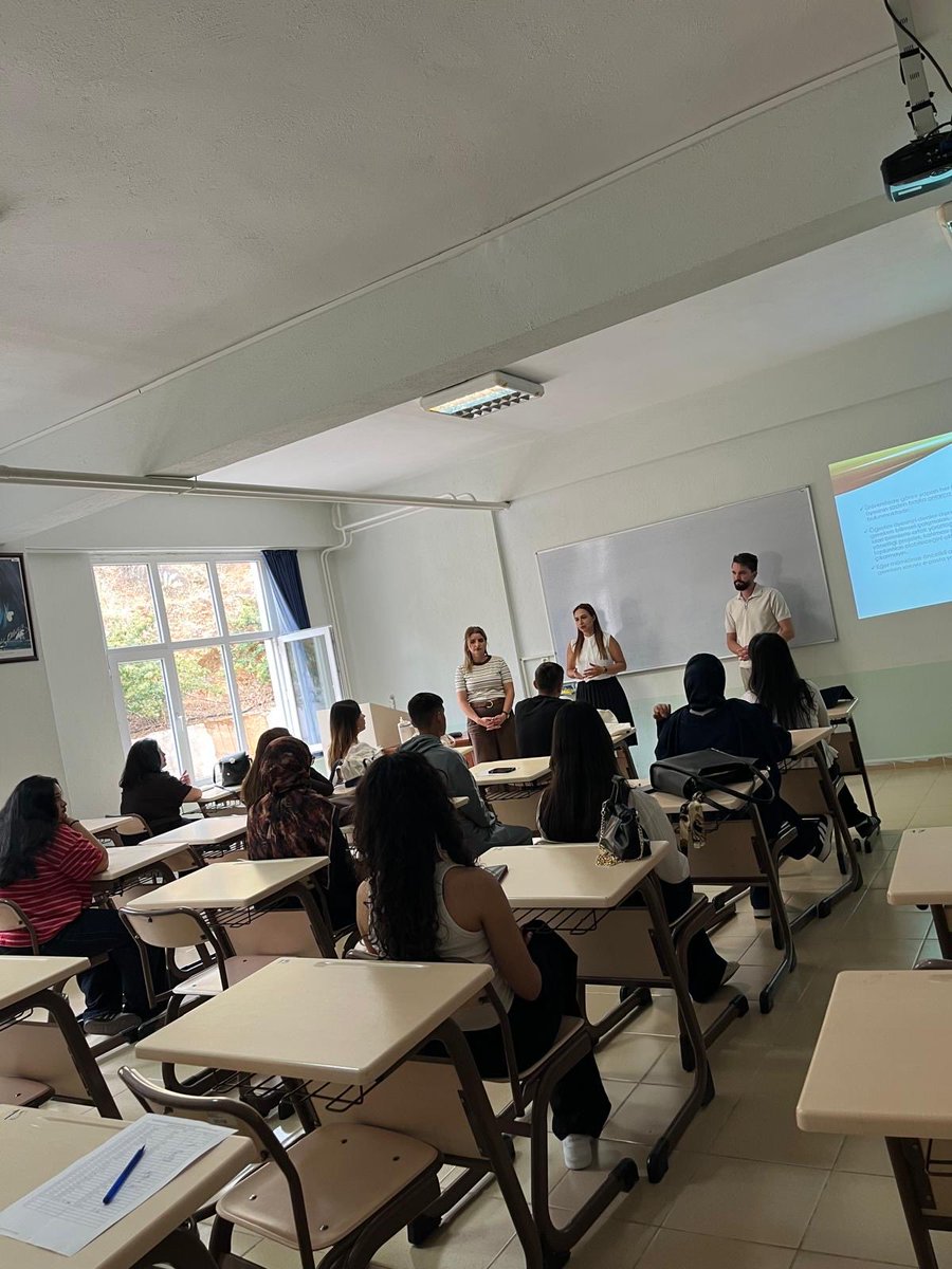 paubekilli's tweet photo. Bekilli MYO’da Oryantasyon Eğitimleri Düzenlendi
Pamukkale Üniversitesi Bekilli Meslek Yüksekokulunda; Bankacılık ve Sigortacılık, Dış Ticaret ile Halkla İlişkiler ve Tanıtım Programlarında öğrencilerimize yönelik oryantasyon eğitimleri gerçekleştirildi. https://t.co/RCw5partRv