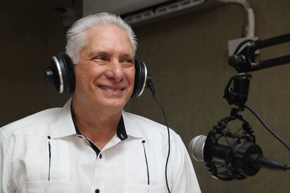 Yadirsp's tweet photo. 🇨🇺| El Primer Secretario del #CCPCC y Presidente de la República, @DiazCanelB, estuvo esta mañana en Radio Rebelde y anunció la salida al aire próximamente de su programa Criterio Compartido, un espacio para dialogar sobre la realidad de #Cuba. #CubaEstáFirme #LatirAvileño https://t.co/IKExfGlgD7