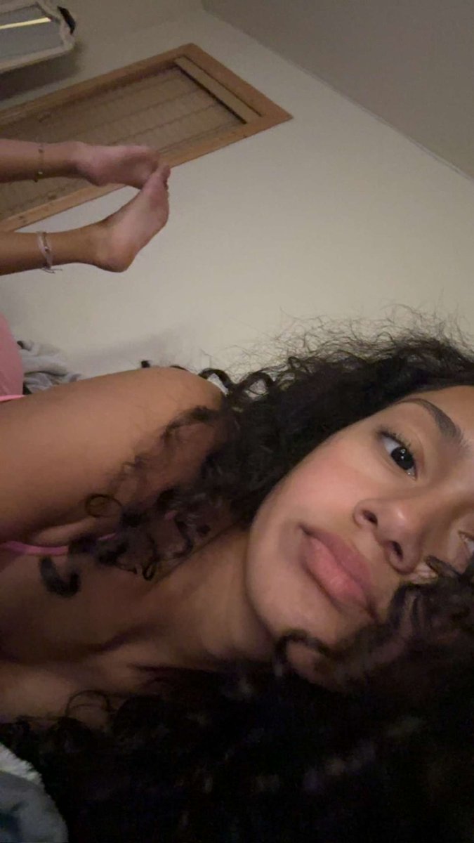 goonwda5's tweet photo. gf needs to be tribbed https://t.co/mbjMPHerS3
