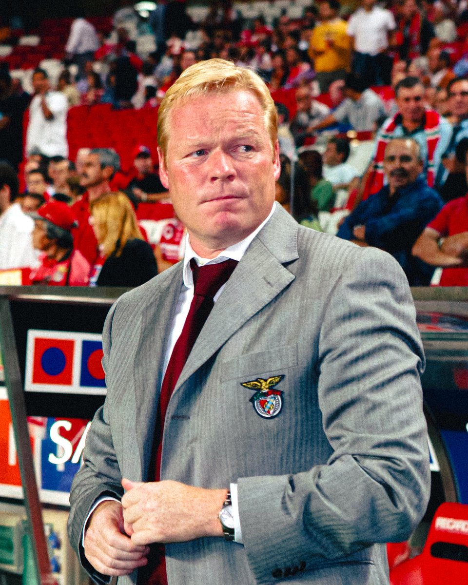 SLBenfica's tweet photo. O Sport Lisboa e Benfica endereça as mais sentidas condolências ao seu antigo treinador Ronald Koeman e à sua família pelo falecimento de Bartina Koeman.

Neste momento de dor, o Clube manifesta toda a sua solidariedade à família e amigos. https://t.co/YA8V8e97II