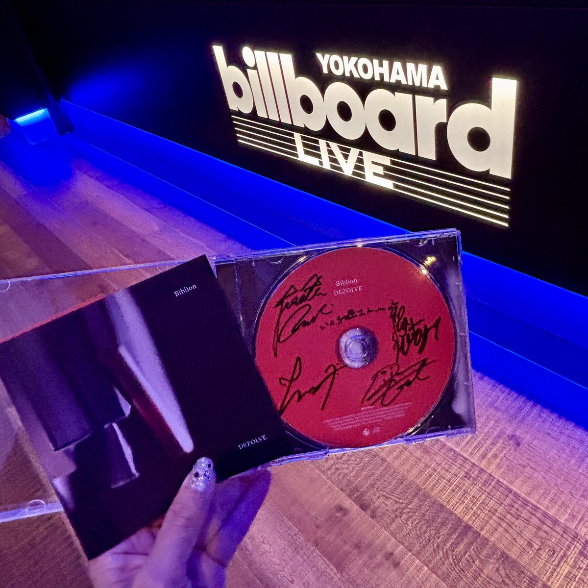 ikura_hime_fc3s's tweet photo. 今日は、珍しく
サイン会がありました💿
#DEZOLVE https://t.co/7CiXovrpkW