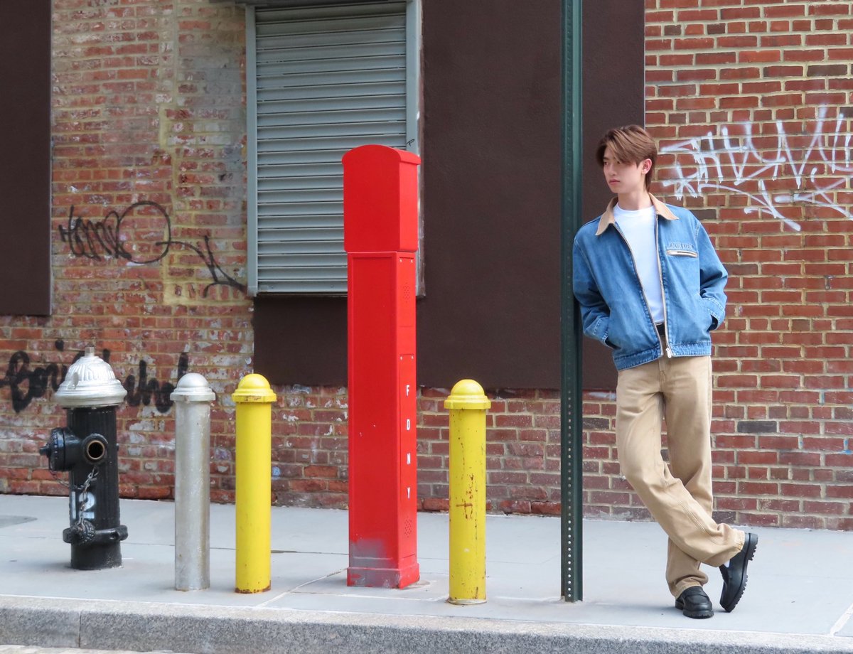 nakanisnakan's tweet photo. wrap in nyc

@CalvinKlein #CalvinKlein #tthomastc #sea_tawinan https://t.co/iYiLw6IJQc