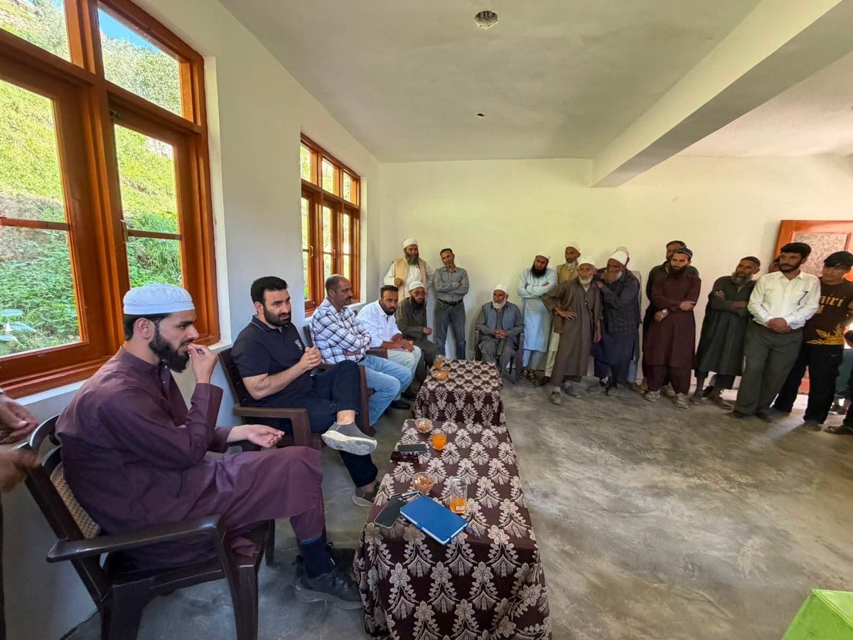 JKNC_'s tweet photo. In a major boost to education infrastructure in border area Machil, Hon'ble IMLA Lolab Qaysar Jamshaid Lone today inaugurated following projects:

1. Construction of Library Room, Art & Craft Room and Additional Classroom at High School Ring Bala, Machil - Cost Rs. 79.25 Lakhs

2. Construction of Elementary Building less Primary School at PS Makhdum Mohalla Machil - Cost Rs. 39.73 Lakhs

3. Construction of Elementary Building less Primary School at PS Akhoon Mohalla Pushwari - Cost Rs. 39.30 Lakhs

Speaking on the occasion, Hon'ble MLA said that strengthening education infrastructure, especially in border and far-flung areas like Machil, is top priority. He said many more projects are in pipeline for Machil.

Locals and staff thanked MLA Lolab for fulfilling long pending demand.