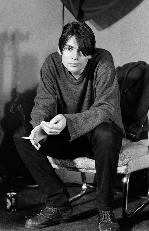Aisak427's tweet photo. 若かりし頃のアレックス・ジェームスが好みすぎるので彼ピにしたいンゴ
#blur https://t.co/LamcrrMKIz