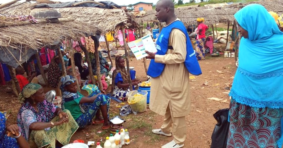 hurda_cameroon's tweet photo. Sensibilisation au marché de Gado : plus de 120 personnes mobilisées autour de l’état civil numérique. Les échanges ont révélé des blocages et des attentes forte. Une initiative portée par HURDA, avec @PNUDCameroun @BUNEC_1  #Cameroun 🇨🇲 #diplocam_minrex #RepublicOfKorea #Denmark https://t.co/9B552omwvT