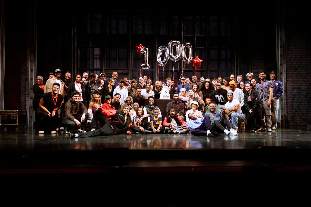 glooogol's tweet photo. See how the Tour hit 1,000 performances in style. 🔥 The celebration was everything!
📸: https://t.co/wSSgl2cjsJ