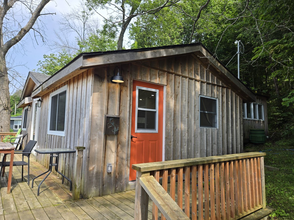 Sher417's tweet photo. Teaser photos of the adorable cottage for sale at 46 Alarie Lane, Wolfe Island, on the St. Lawrence River! Want more info? Contact me! https://t.co/XPBIfNJRcR #ygkrealtor #cottageforsale  #stlawrenceriver #wolfeisland #suttongroupmasters https://t.co/OZcdqYTK7V