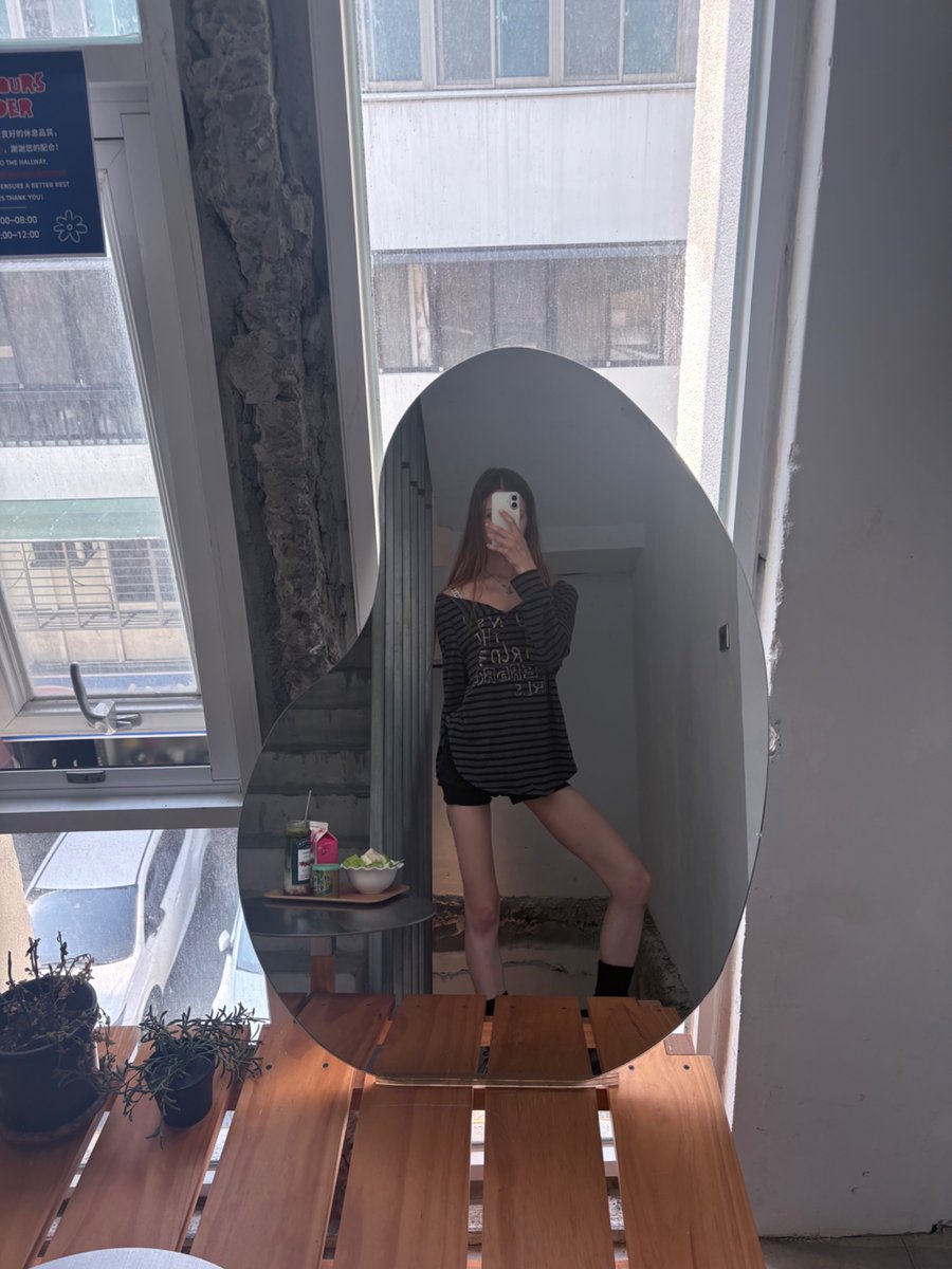 wingriddenkitty's tweet photo. the way i've managed to maintain bmi 13-14 these past 5 years needs to be studied https://t.co/vAubq9VCeI