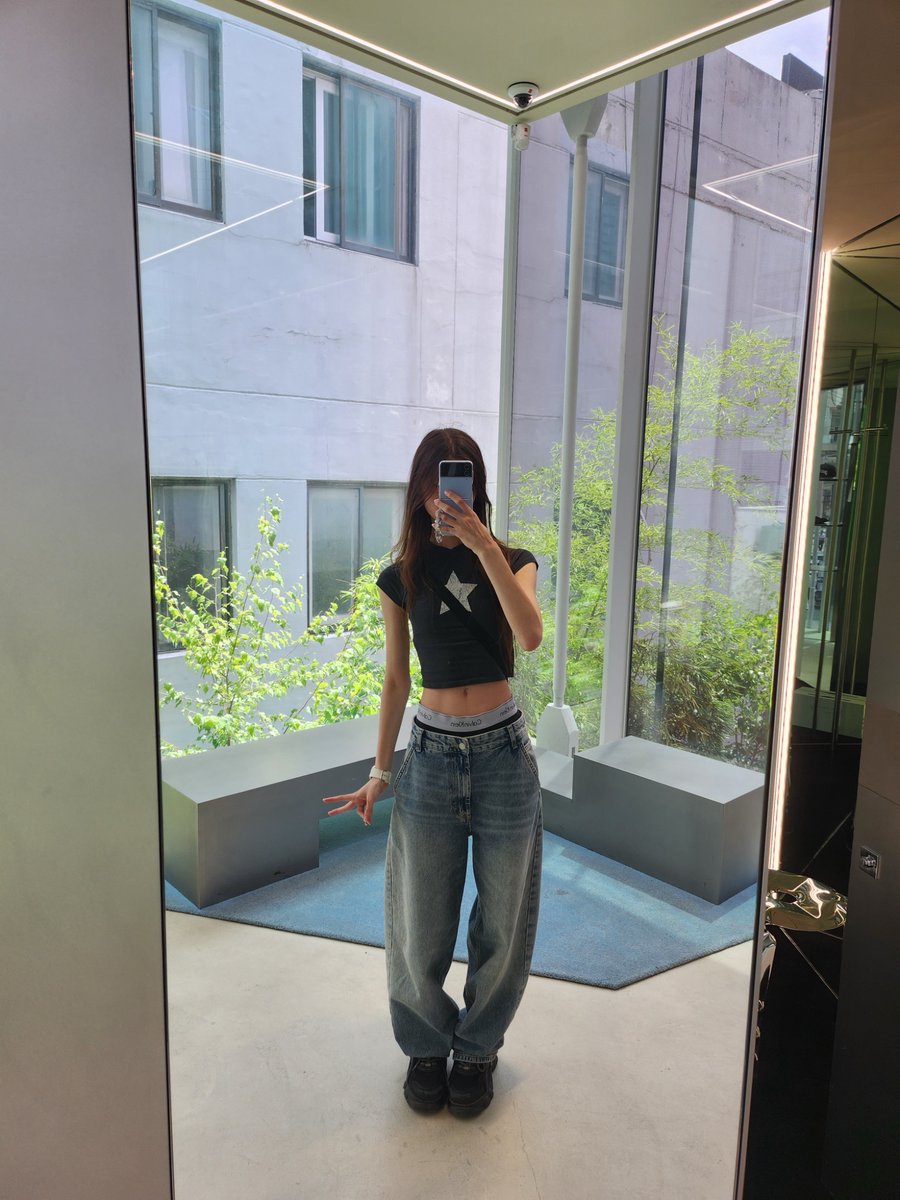 wingriddenkitty's tweet photo. the way i've managed to maintain bmi 13-14 these past 5 years needs to be studied https://t.co/vAubq9VCeI