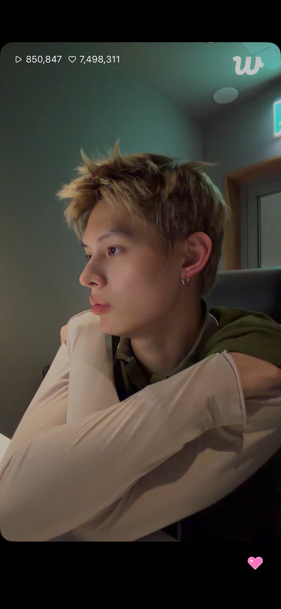 pullupboi's tweet photo. 오늘왜케이쁘지? 머리도새삼 엄청마니기른듯 https://t.co/nN9OFz24Q7