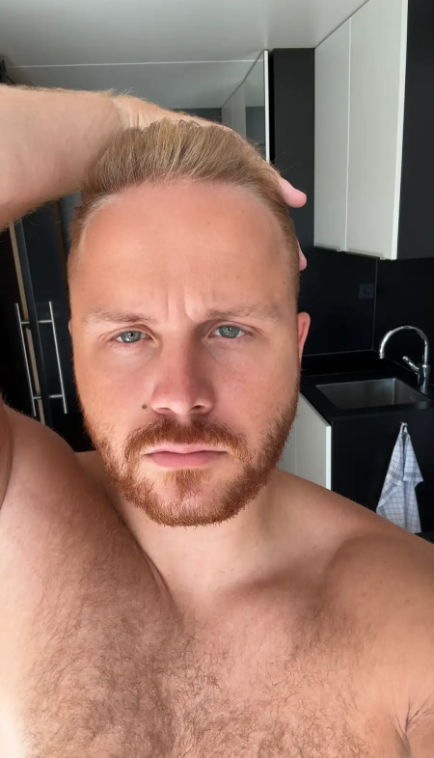 alphagodtayler's tweet photo. Ginger beard, unbothered as usual https://t.co/RKVXHRoWI9