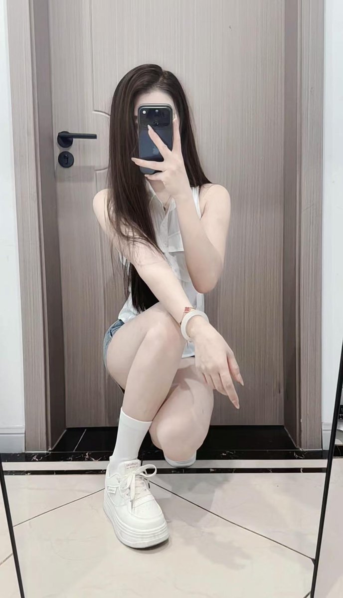 vktwiter's tweet photo. 今晚有几个哥哥照顾 https://t.co/rQZZoPBCf5